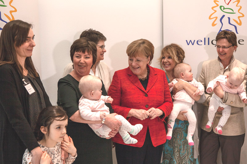 Plädoyer für eine mutige Gesellschaft: wellcome feiert 15. Jubiläum mit Schirmherrin Bundeskanzlerin Merkel